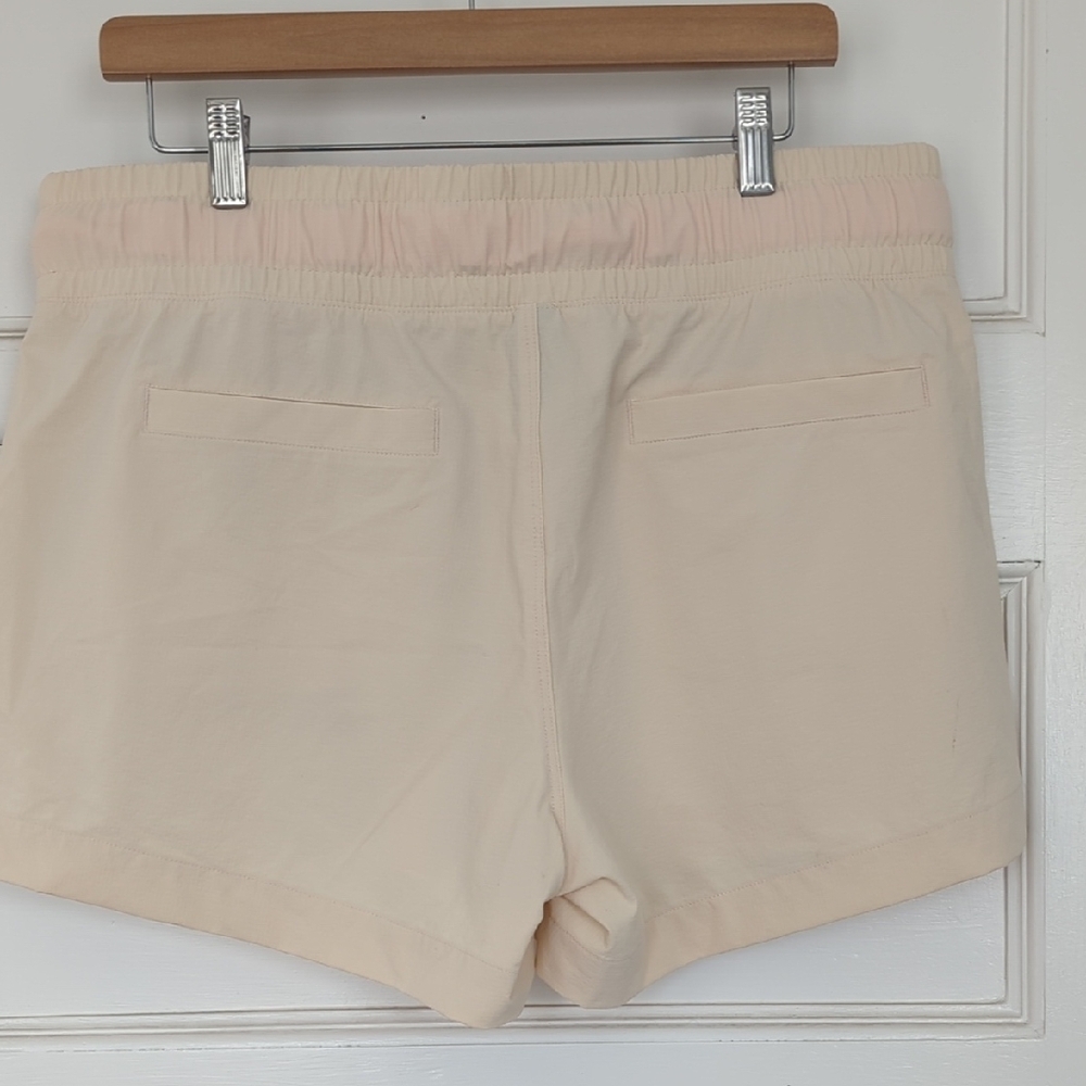 GAP Fit Hike Women's Tan Shorts with Neon Pink Drawstring - Picture 2 of 6
